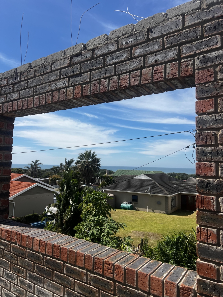 6 Bedroom Property for Sale in Sunrise On Sea Eastern Cape